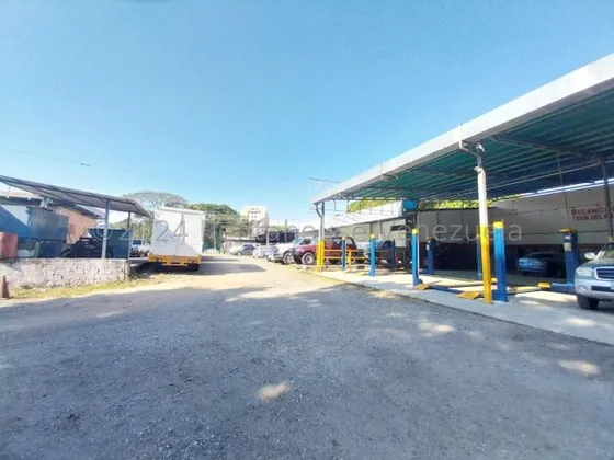 Maria Elena Latouche Te Ofrece En Venta Imponente Propiedad Comercial. En Una De Las Mejores Zonas. Si Desea Invertir, No Busque Mas Esta Es La Propiedad . Visitela. Mels 24-22435