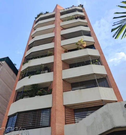 Alquiler De Apartamento Remodelado Ubicado En La Campiña.