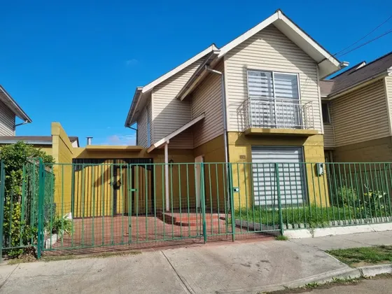 Casa En Venta En La Cruz Con Jardín