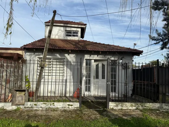 Casa En  Alquiler 3 Ambientes Con Patio Y Parrilla En La Unión, Ezeiza