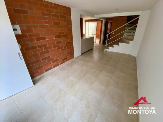 Casa En Conjunto, Cerritos-galicia, Pereira