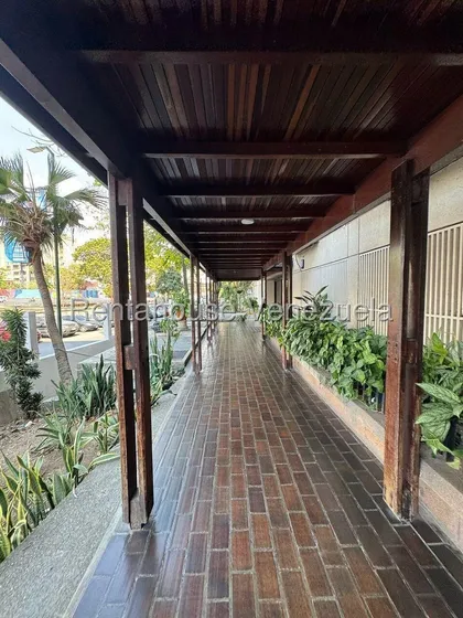 Amplio Apartamento En Venta En El Paraíso