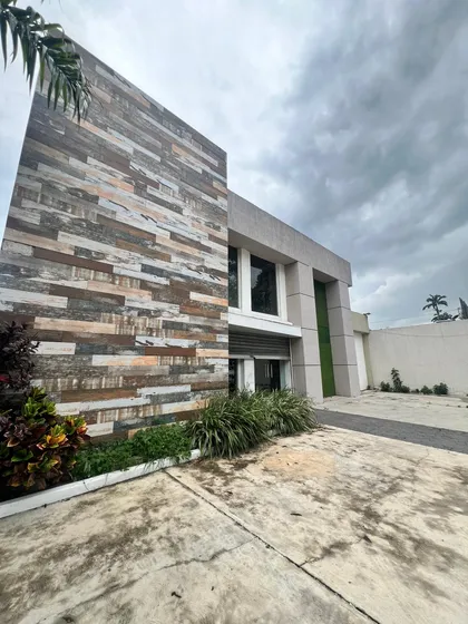 Casa Comercial De Esquina En Alquiler En El Viñedo Gavip 