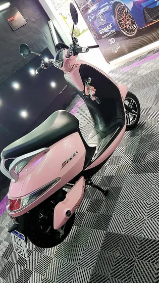 Moto Electrica,sunra Grace.