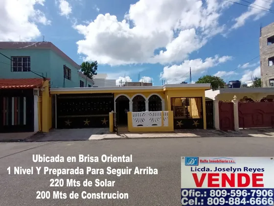 Casa Con Titulo Al Dia  De Un Nivel En Brisa Oriental, Santo Domingo Este
