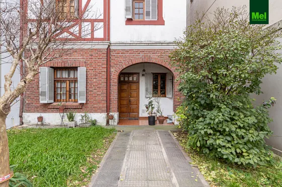 Chalet Estilo Ingles  En Inmejorable Ubicación 