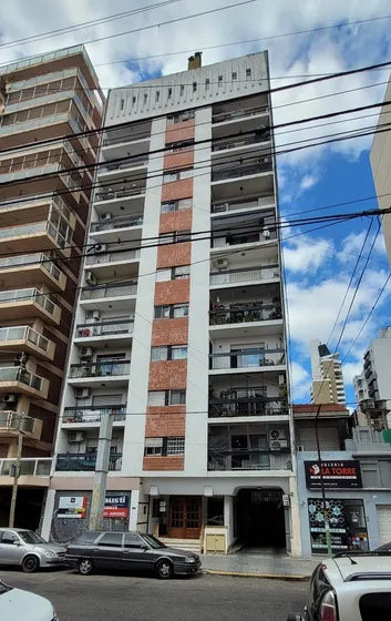 Venta Departamento De 3 Ambientes Con Cochera En Lomas De Zamora