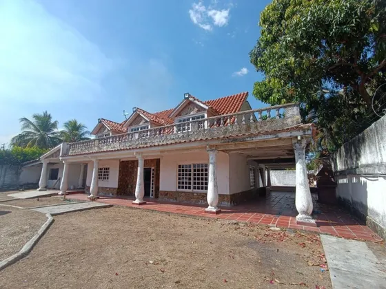 Casa Tipo Chalet En Safari Carabobo Country Club Hc