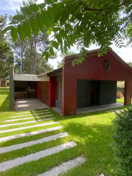 Propiedad Estilo Campo Ubicada En El Bosque De Carilo!