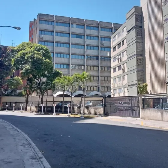 Apartamento En Alquiler, Chuao #24-27205