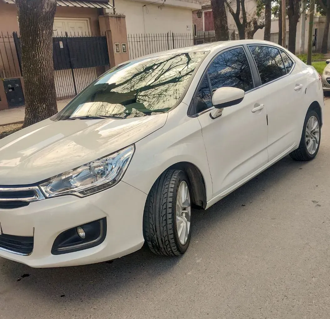 Citroën C4 Lounge 2.0 Feel Pack 143 hp