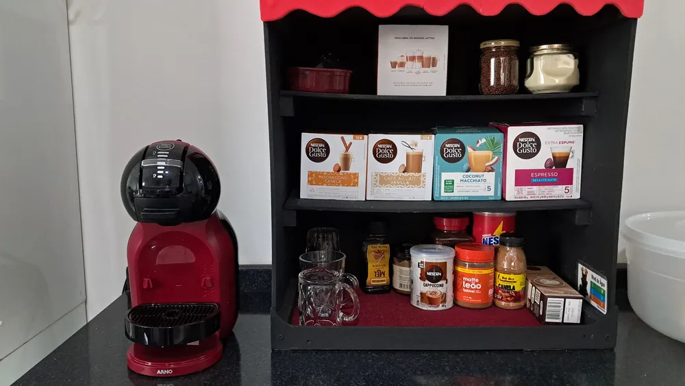 Cafeteira Nescafé Dolce Gusto Mini Me na cozinha