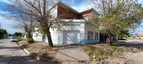 Casa En Venta - 3 Dormitorios 3 Baños - Cochera - 270mts2 - Quilmes
