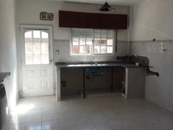 Casa Dos Plantas - Buena Ubicación - Apta Credito - Retasada
