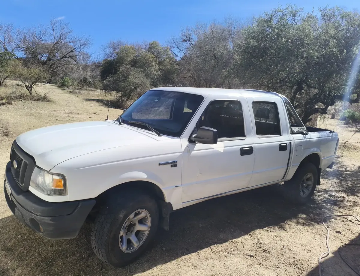 Ford Ranger 2.8 XLS ID DC 4x2