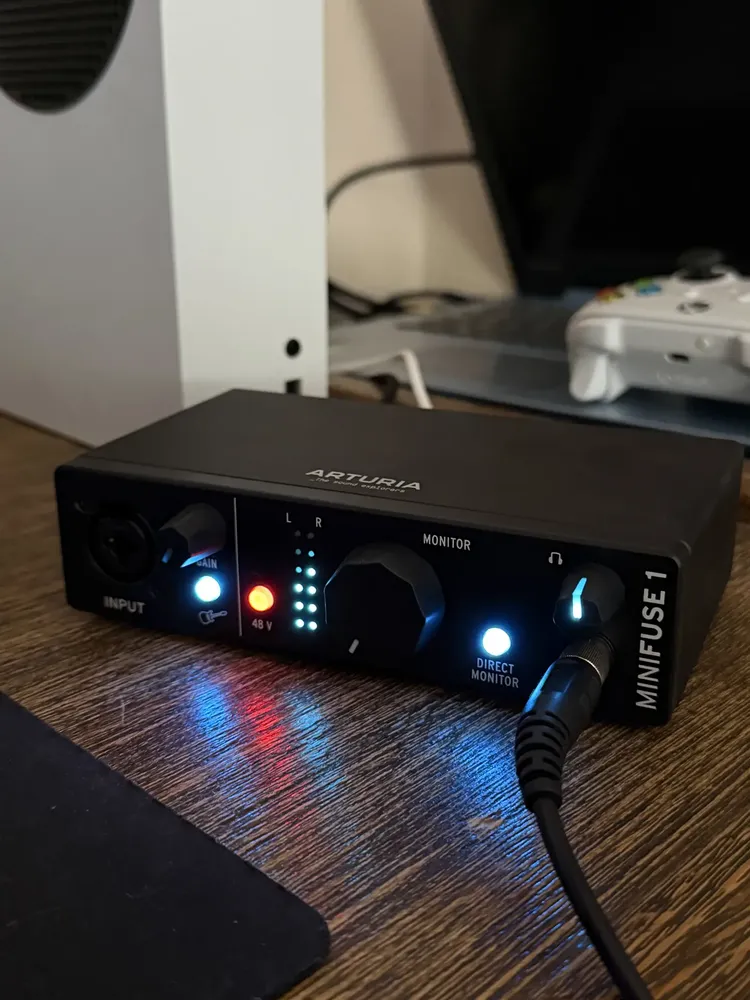 Arturia Minifuse 1 Interface De Áudio Usb 1x2 High End Top Preto
