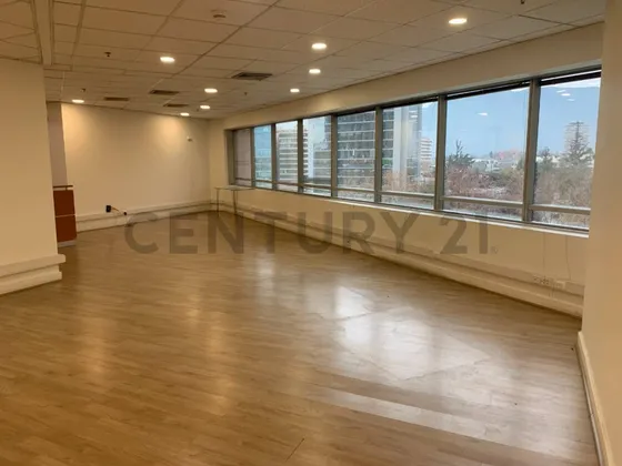 Excelente Oficina 209 M2 Sector Parque Arauco