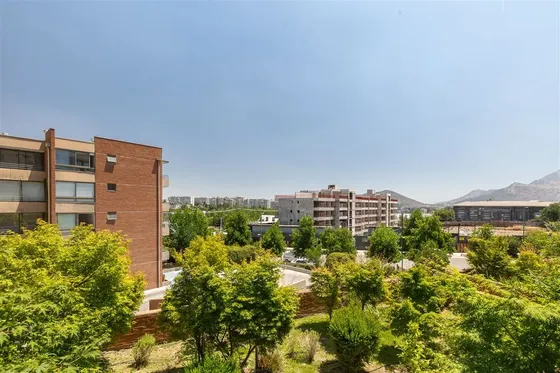 Departamento De 3 Dorm. En Lo Barnechea Con Vista Despejada