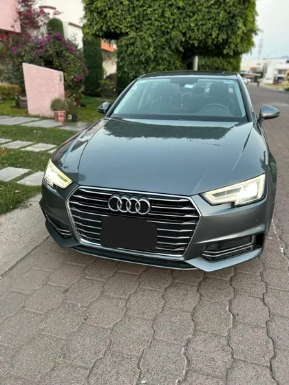 Audi A4 2.0 T Select 190hp Dsg
