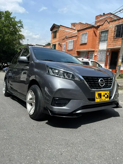 Nissan March 1.6 Advance