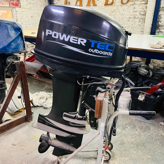 Motor 40 Hp Fuera De Borda Powertec  2t Arranque Electrico