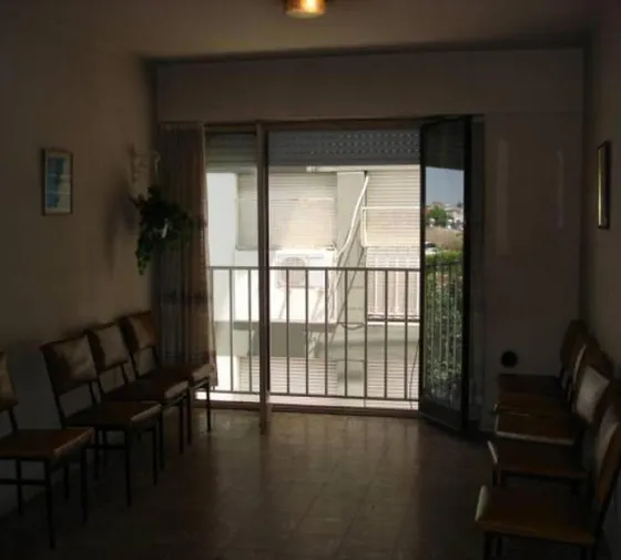 Amplio Departamento 4 Ambientes Frente, 80 M.2.