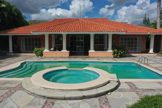 Venta - Villa - Guavaberry - Próximo A Juan Dolio - 3 Hab