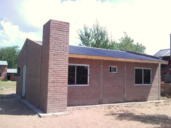 Linda Casa De 3 Ambientes- Construcción Rápida En Ladrillos Y Hormigón -  Excelente Oportunidad