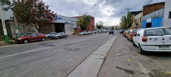 Avenida Francia, A Pasos De Colón 