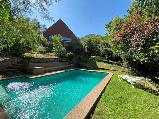 Fabulosa Casa En Gran Terreno 1.639  M2 El Arrayán 