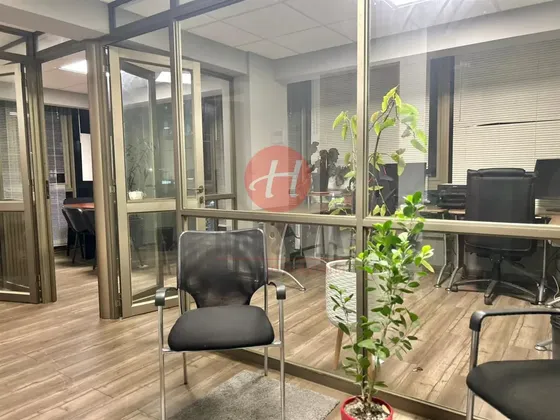Oficina En Venta Edificio Uno-k, Temuco 2 Privados + Est