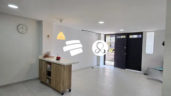 Apartamento En Venta Primer Piso, Zona Centro Itagüí, Antioquia