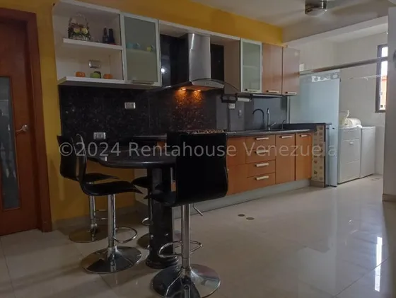 Apartamento En Venta Urb La Soledad Maracay 25-2920 Apd