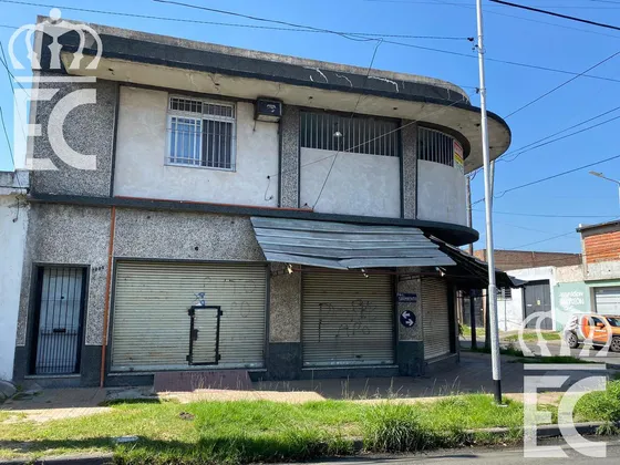 Venta - Departamento Tipo Casa - 3 Ambientes - Sin Expensas - Sobre Avenida - Avellaneda