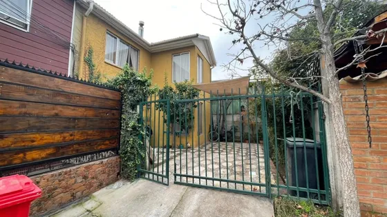 Casa En Venta De 4 Dorm. En Buín