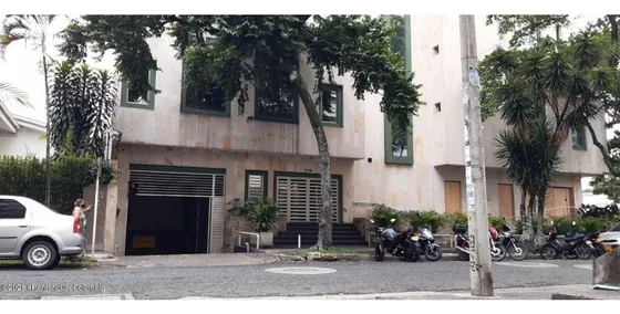 Comercial En  Centenario(cali) Rah Co: 25-255
