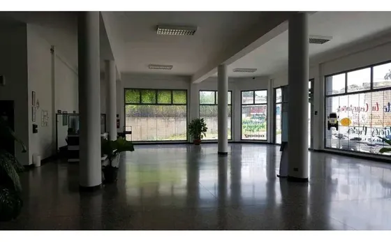 Leandro Araque Inzitu Realtors Alquila Consecionario En La Av Bolivar !