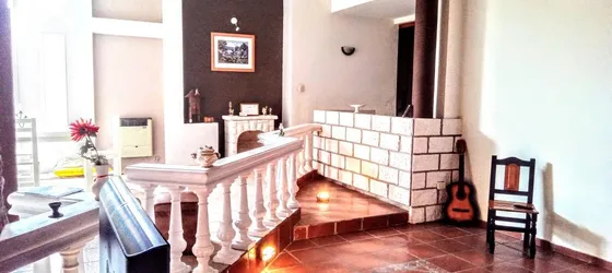 Casa En Venta - 3 Dormitorios 2 Baños - 301mts2 - Luján