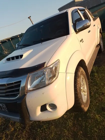 Toyota Hilux Pick-up 3.0 Cd Srv Cuero I 171cv 4x2