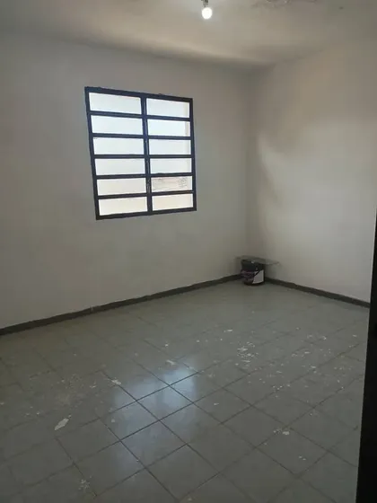 Se Vende Casa Comercial En Av Las Ferias (13 De Septiembre) Consta De: 95 Mtrs 2 De Terreno 3 Habitaciones 2 Baños Planta Baja: Un Local Amplio Con Su Baño Y Patio. An