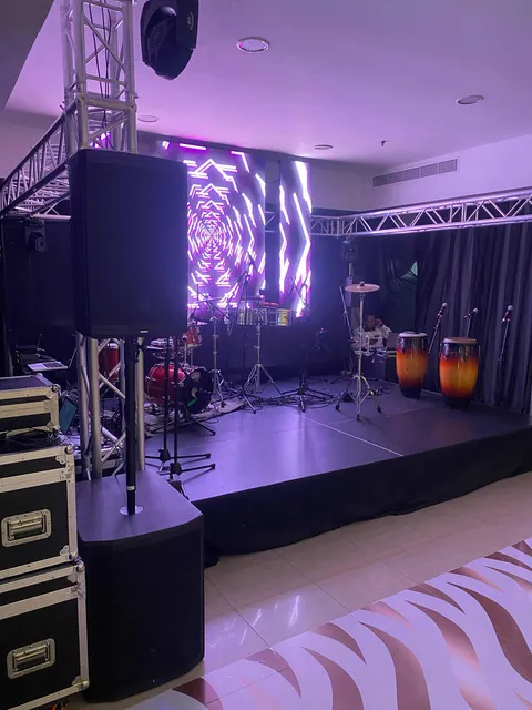 Alquiler De Sonido Dj Iluminacion Pantalla