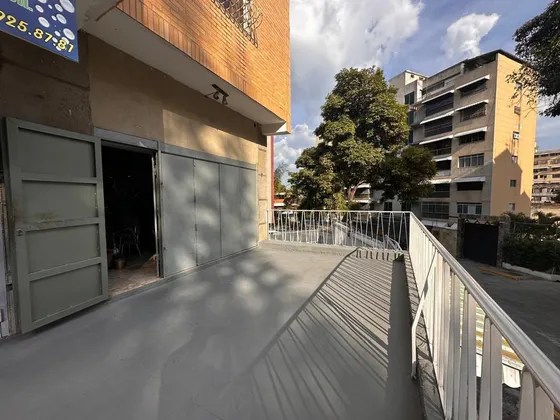 Las Palmas Local A Nivel De Calle En Alquiler Con Terraza