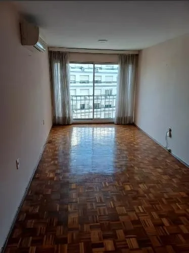 Apartamento En Venta Dos Dormitorios, Garaje, Cordón Sur.