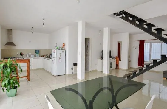 Casa En Venta - 3 Dormitorios 3 Baños - 168mts2 - La Plata