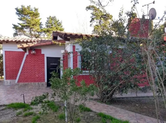 Casa En Venta - 3 Dormitorios 1 Baño - 626mts2 - Sourigues