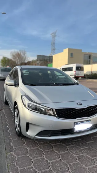 Kia Forte 2.0 L Mt