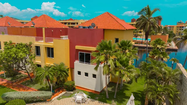 Las Marinas Th Lechería Venta 391 M2