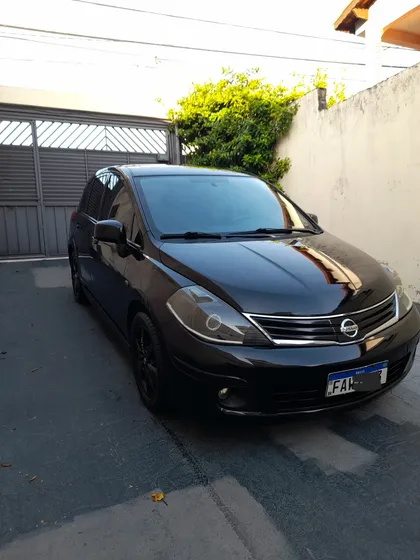 Nissan Tiida 1.8 Sl Flex Aut. 5p