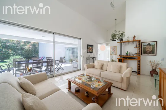 Casa - 4 Ambientes Con Jardin - 2 Cocheras - Saint Thomas Sur - Canning- Esteban Echeverria - Venta