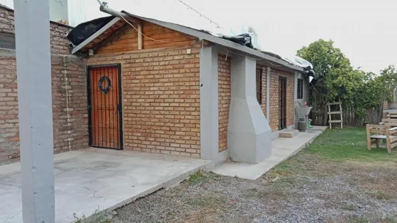 Casa En Venta - 2 Dormitorios 1 Baño - Departamento - 4.950mts2 - Mendoza
